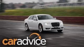 2016 Chrysler 300 SRT — 0-200km/h with launch control and exhaust note