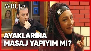 Sacit, Şahika'ya bakarken eriyor - Avrupa Yakası