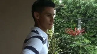Fleeing El Salvadoran gangs, teen attempts U.S. entry