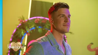 Audio Described: Mitchel Taylor | Love Island Series 10