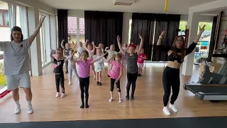 VAIANA Natalia Nykiel - Pół kroku stąd /  Easy Dance for kids / choreo. Karolina Wolak