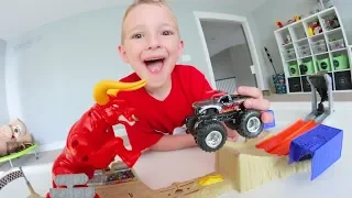 Father & Son PLAY MONSTER TRUCK HOT WHEEL ATTACK!