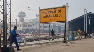 Varanasi Junction 13005/Howrah - Amritsar Mail Arriving Departing, Indian Railways Video 4k ultra HD