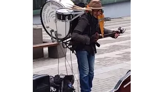 Уличный музыкант Ладожская Питер
