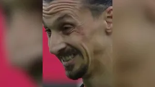 Ibrahimovic tira pallonata in faccia a Gagliolo, lo svedese subito dopo gli fa una battute delle sue