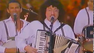 "Weird Al" Yankovic Polka Your Eyes Out/Polka on 45 Mash Up LIVE