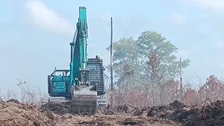 Bikin Jalan Pakai Alat Excavator PC 210 Kobelco