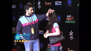 Aishwarya and Abhishek : sweet & cute moment @Pro kabaddi 2014