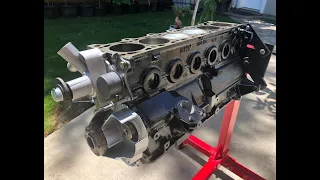 E30 M20B25 Engine Rebuild ( 4K ) part 1