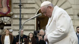 Il pianto del Papa per la martoriata Ucraina davanti all’Immacolata: “Sulla guerra vinca la pace"