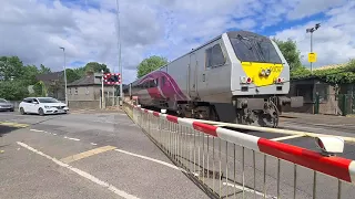 *Broken Skirt* Dunmurry Glebe Road Level Crossing (Belfast) Monday July 05.07.2021