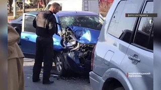 У Чернівцях п’яна водійка вела пряму трансляцію в Instagram та спричинила аварію