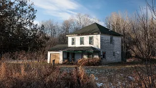 What Happened Here? A Great Abandoned Time Capsule House