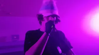 close up bladee&ecco2k - sugar [live]