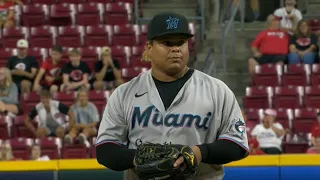 BACK ON THE MOUND! Willians Astudillo makes another pitching appearance!