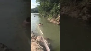 თევზაობა სასროლი ბადით ძირულაზე (Fishing in Georgian on the river Dzirula)