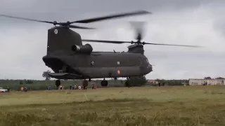 Despegue helicoptero ejercito Boeing CH-47 Chinook en Arrayanes (Linares)