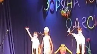 Ruslana Kalashnikova-vocal (5 years old,summer-2006) singing ''Солнечный Круг ''