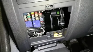 Renault Megane 3  Fuse Box Location