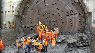 Herrenknecht Tunnelbohrmaschine - Durchbruch am Belchentunnel bei Basel