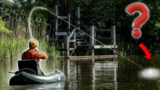 Vliegvissen in Twente met Daniël in de bellyboat