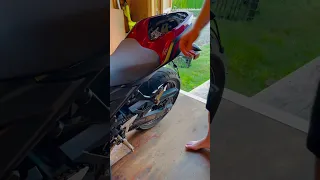 How to remove a motorcycle seat Ninja 400/ Z400 Motorcycle