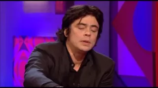 Benicio del Toro on Jonathan Ross 2009.02.06 (HQ)