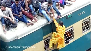 Life Risk Climbing on Train of Woman Before Eid Day 2019 / Jamuna Express - Bangladesh Railway
