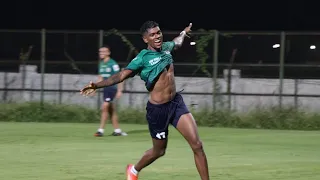 ATK Mohun Bagan Training — Liston Colaco & Antonio Lopes Habas show how to celebrate!