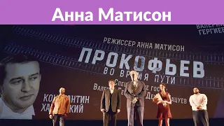 «Степа уже пытается держать голову»: Безруков нянчится с маленьким сыном