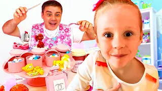 Nastya e papai brincam com doces e chocolates - Compilação de vídeos para crianças