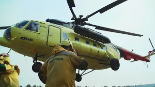 Вертолет приземляется к группе. Пожары в тюменских лесах. Осторожно: реальный звук!