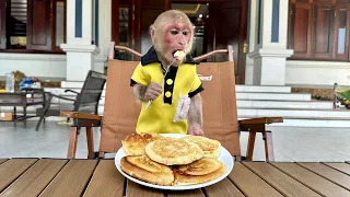 Monkey Bibi enjoys delicious donuts cooked by Grandma!