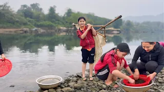 The girl went to scoop shrimp by the giant river. She got a lot           hana flower