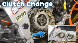 Honda CBR125R Clutch Change (English)