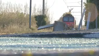 Millas: "effondrée", la conductrice du car maintient que les barrières étaient fermées