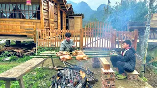 Father and son roasted ducks to sell, and KONG worked as a construction worker to earn money