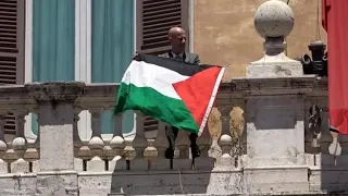 Bandiere palestinesi alla Camera, l'ex deputato dei Verdi Stefano Apuzzo: «Ricordo a istituzion...