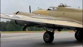 Boeing B-17G Flying Fortress "Nine o Nine" Starting up, R-1820, beautiful sound, Collings Foundation