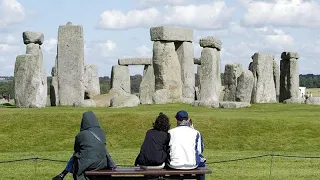 Plans to build traffic tunnel at Stonehenge to go ahead