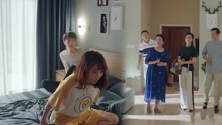 Weiyi shared the bed with Momo for the first time and was caught by their parents