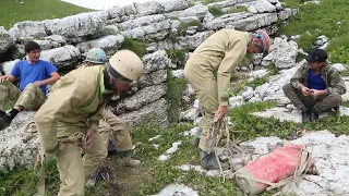 Российские спелеологи и абхазские спасателями извлекли тело спелеотуриста из пещеры Веревкина