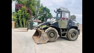 MUIR HILL A5000 4WD LOADING SHOVEL *EX MOD* C/W AC CABIN, BUCKET & TINES