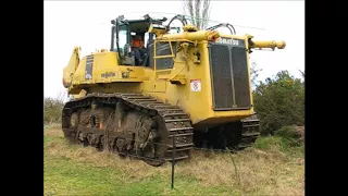 Komatsu D475A dozer crossing Moonlight Creek