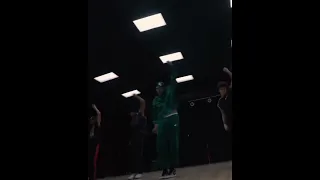 Chris Brown rehearses Michael Jackson's Beat It for the AMA 2022 🐐