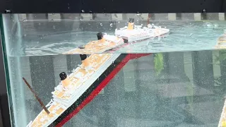 Titanic Sinking Toy