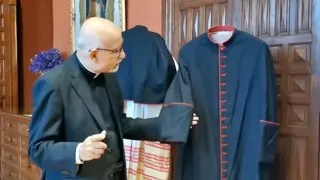 ¿Cómo son y cómo se usa cada una de las vestiduras eclesiásticas o litúrgicas? Explicación sencilla
