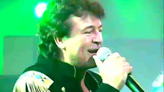Deep Purple performing "Smoke On The Water" on Hey Hey It's Saturday 99 with musicians Sydney 1999