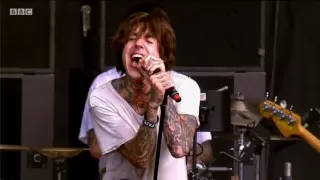 Bring Me The Horizon perform 'Blessed With A Curse' at Reading Festival 2011 - BBC