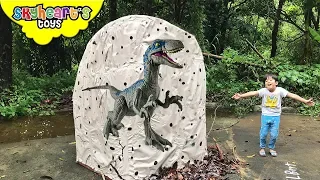 GIANT Jurassic World Egg with 1,000 TOYS!!! Skyheart opens biggest egg with dinosaurs for kids